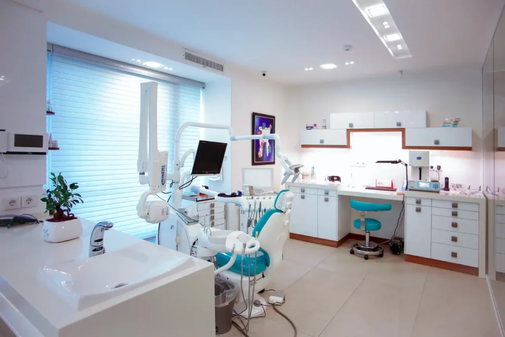 Jakie prawa przysługują pacjentowi w przypadku powikłań po leczeniu kanałowym zębów?